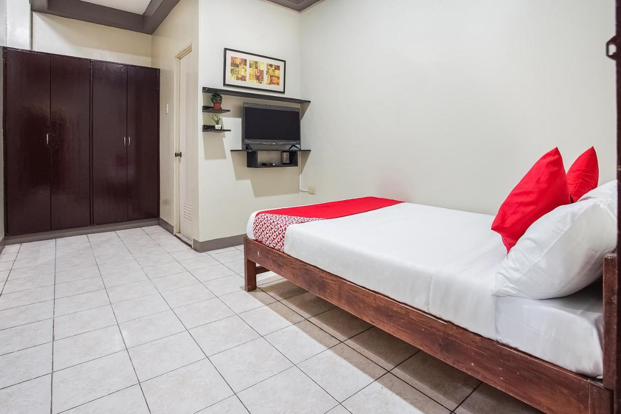 Oyo 474 Urbandeca Tower 316 - Nizami Condotel ماندالويونغ المظهر الخارجي الصورة
